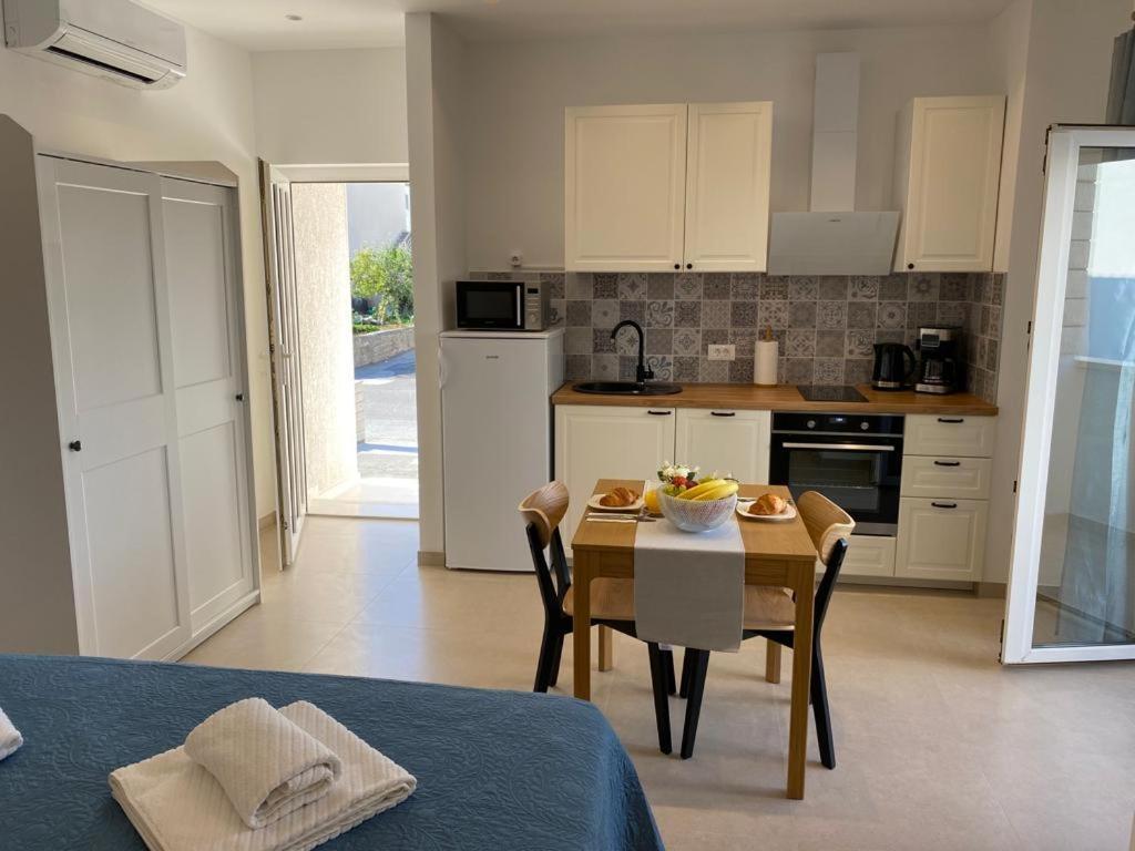 Apartmani Josipa Trogir Bagian luar foto